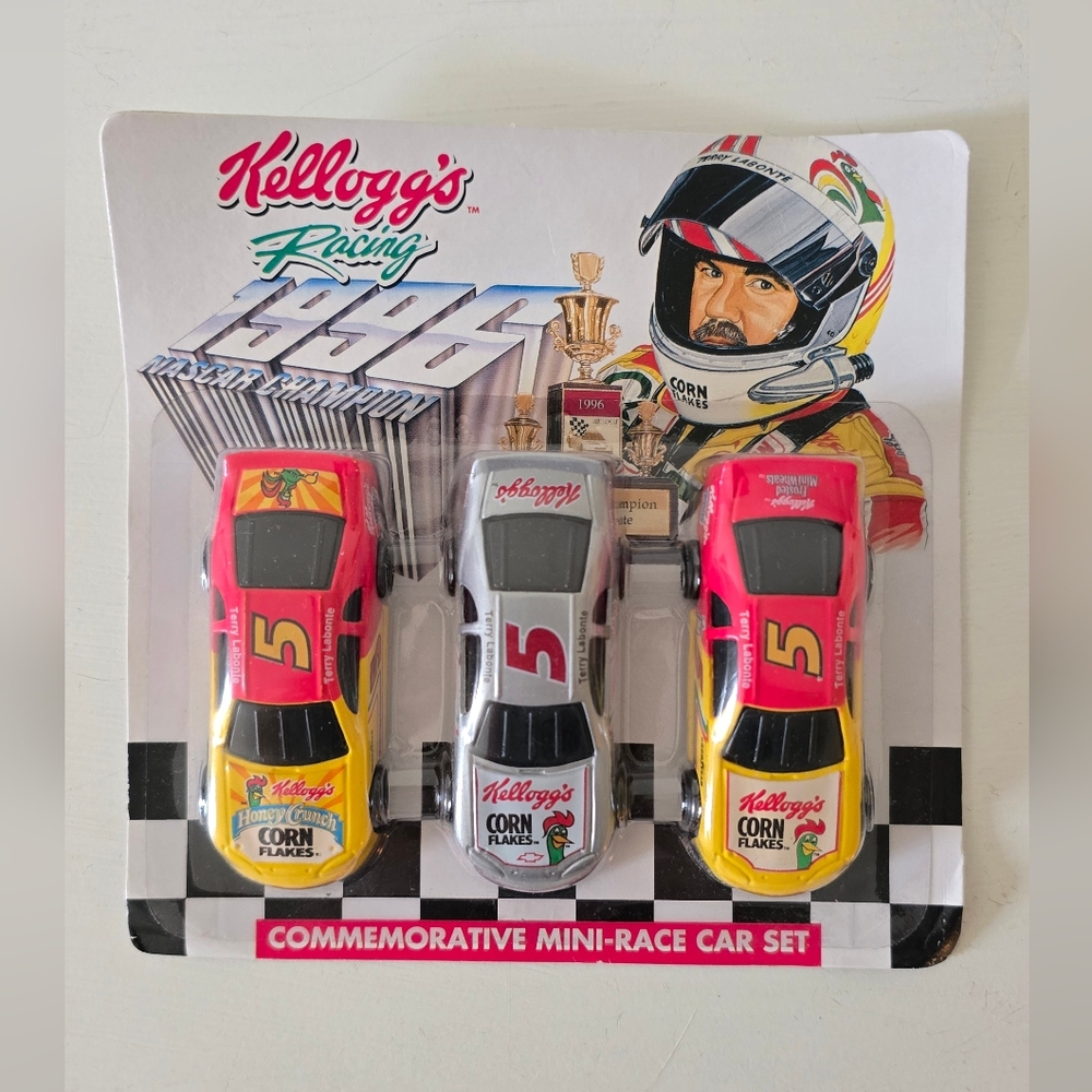 Vintage Kellogg’s Racing Terry Labonte #5 NASCAR Mini Race Car Set 1996 NIP